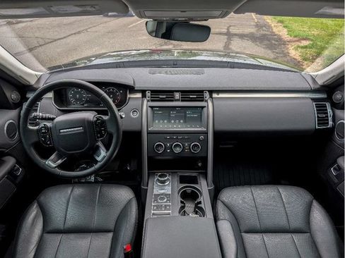 Used 2020 Land Rover Discovery Landmark AWD/4WD image 24