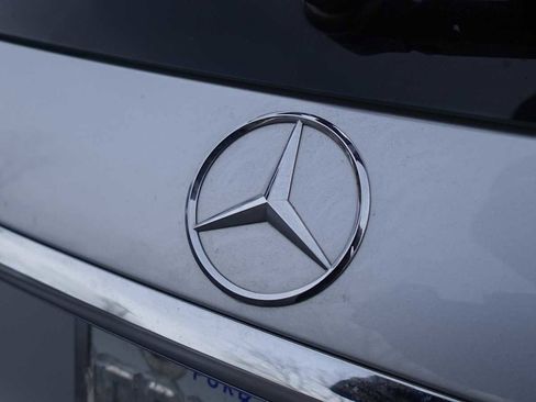 Used 2017 Mercedes-Benz E 400 4MATIC Wagon image 21