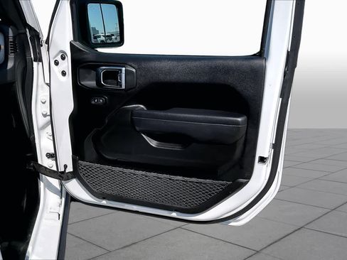 Used 2025 Jeep Wrangler Unlimited Sport AWD/4WD image 21