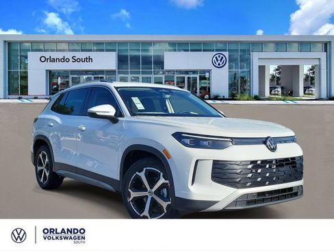 New 2026 Volkswagen Tiguan SE FWD image 1