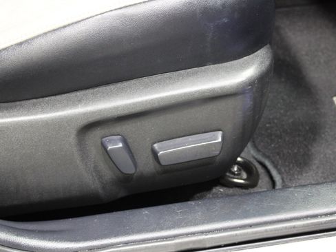 Used 2015 Toyota Camry XSE w/ Advanced Technology Package image 27