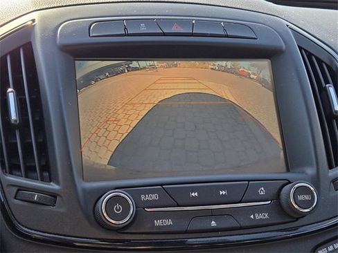 Used 2016 Buick Regal image 18