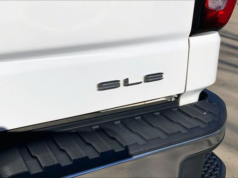 Used 2024 GMC Sierra 1500 SLE image 9