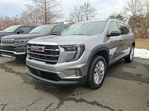 Used 2024 GMC Acadia Elevation image 2