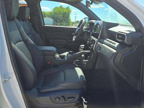 Used 2025 Toyota Tacoma Limited AWD/4WD image 31