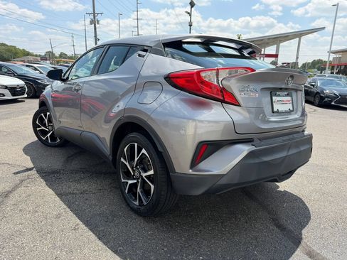 Used 2018 Toyota C-HR XLE FWD image 10
