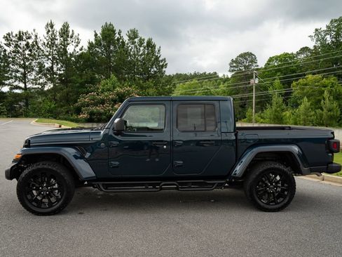 Used 2025 Jeep Gladiator Mojave AWD/4WD image 5