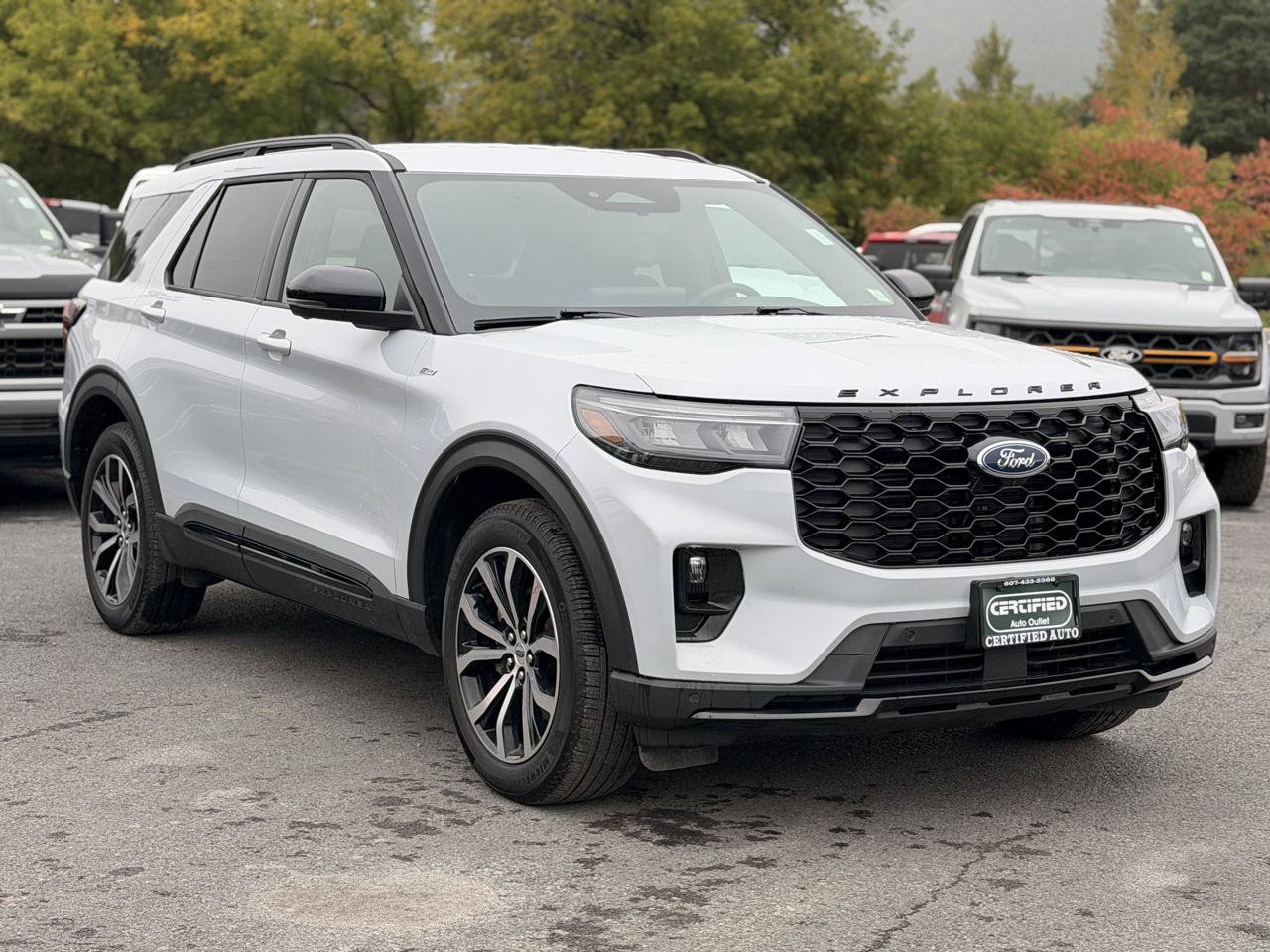 Used 2026 Ford Explorer ST-Line AWD/4WD image 3