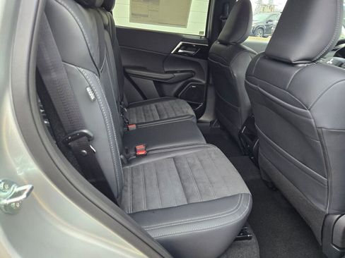 New 2026 Mitsubishi Outlander SE image 7