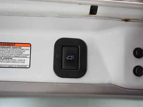 Used 2018 Toyota Sienna XLE w/ XLE Navigation Package AWD/4WD image 11