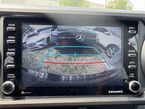Used 2020 Toyota Tacoma TRD Off-Road w/ Technology Package AWD/4WD image 10