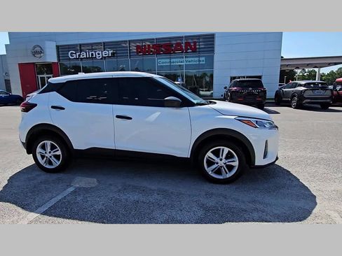 Used 2025 Nissan Kicks Play S image 37