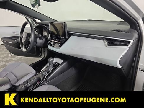 Used 2025 Toyota Corolla SE FWD image 17