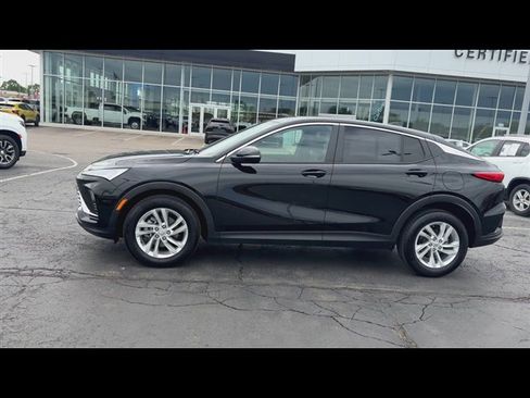 Used 2024 Buick Envista Preferred w/ Convenience II Package FWD image 5