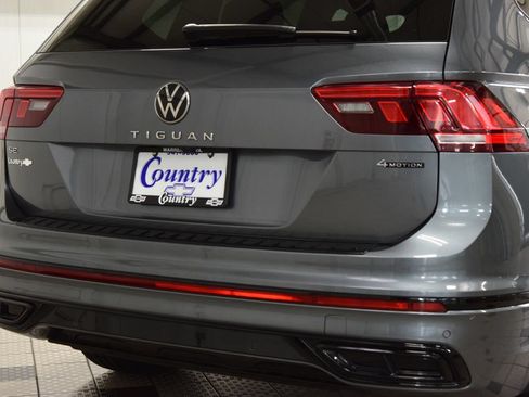 Used 2023 Volkswagen Tiguan SE R-Line AWD/4WD image 19