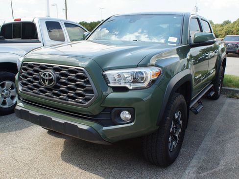 Used 2022 Toyota Tacoma TRD Off-Road AWD/4WD image 1