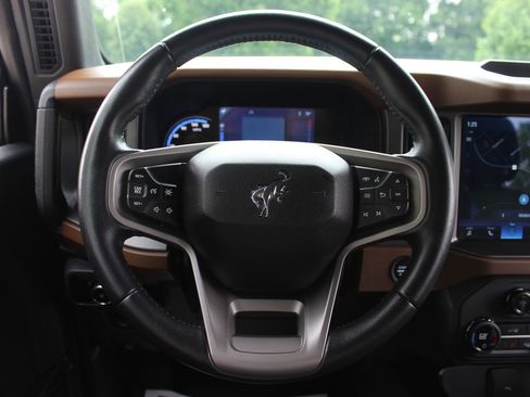 Used 2024 Ford Bronco Outer Banks AWD/4WD image 16