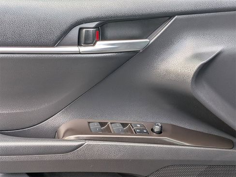 Used 2024 Toyota Camry SE image 13