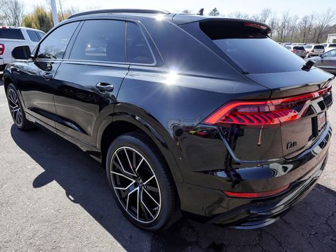 Used 2023 Audi Q8 Premium Plus w/ Premium Plus Package AWD/4WD image 4