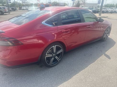 Used 2023 Honda Accord Sport image 3