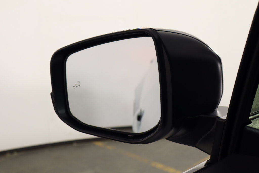 Used 2026 Toyota C-HR AWD/4WD image 39