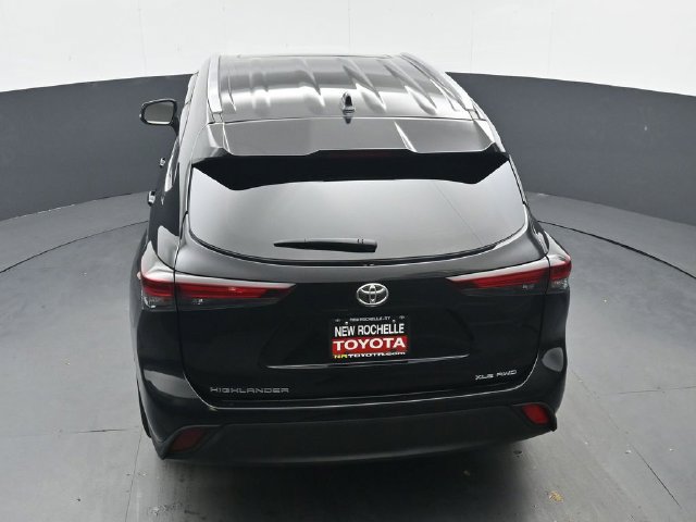 Used 2025 Toyota Highlander XLE AWD/4WD image 41