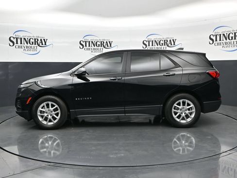 Used 2023 Chevrolet Equinox LS FWD image 5