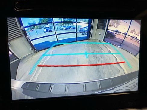 Used 2017 Toyota Sienna XLE w/ XLE Navigation Package FWD image 22