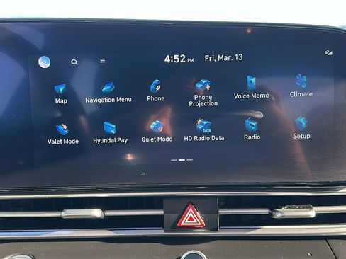 Used 2025 Hyundai Elantra Limited image 25