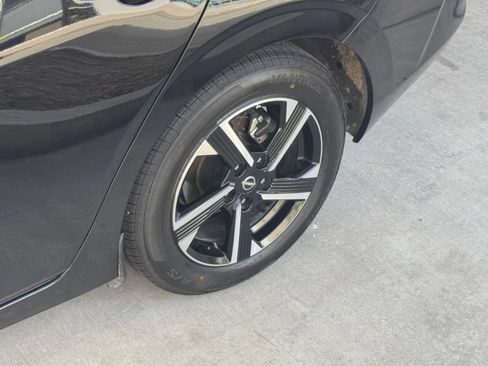 Used 2025 Nissan Sentra SV FWD image 29