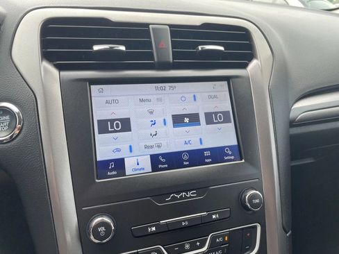 Used 2020 Ford Fusion SE FWD image 16