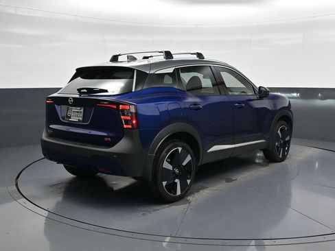 Certified 2025 Nissan Kicks SR FWD image 10