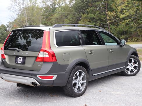 Used 2011 Volvo XC70 T6 image 3