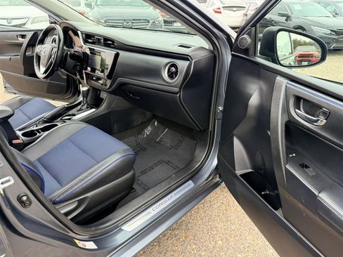 Used 2018 Toyota Corolla SE w/ Body Protection Package FWD image 11
