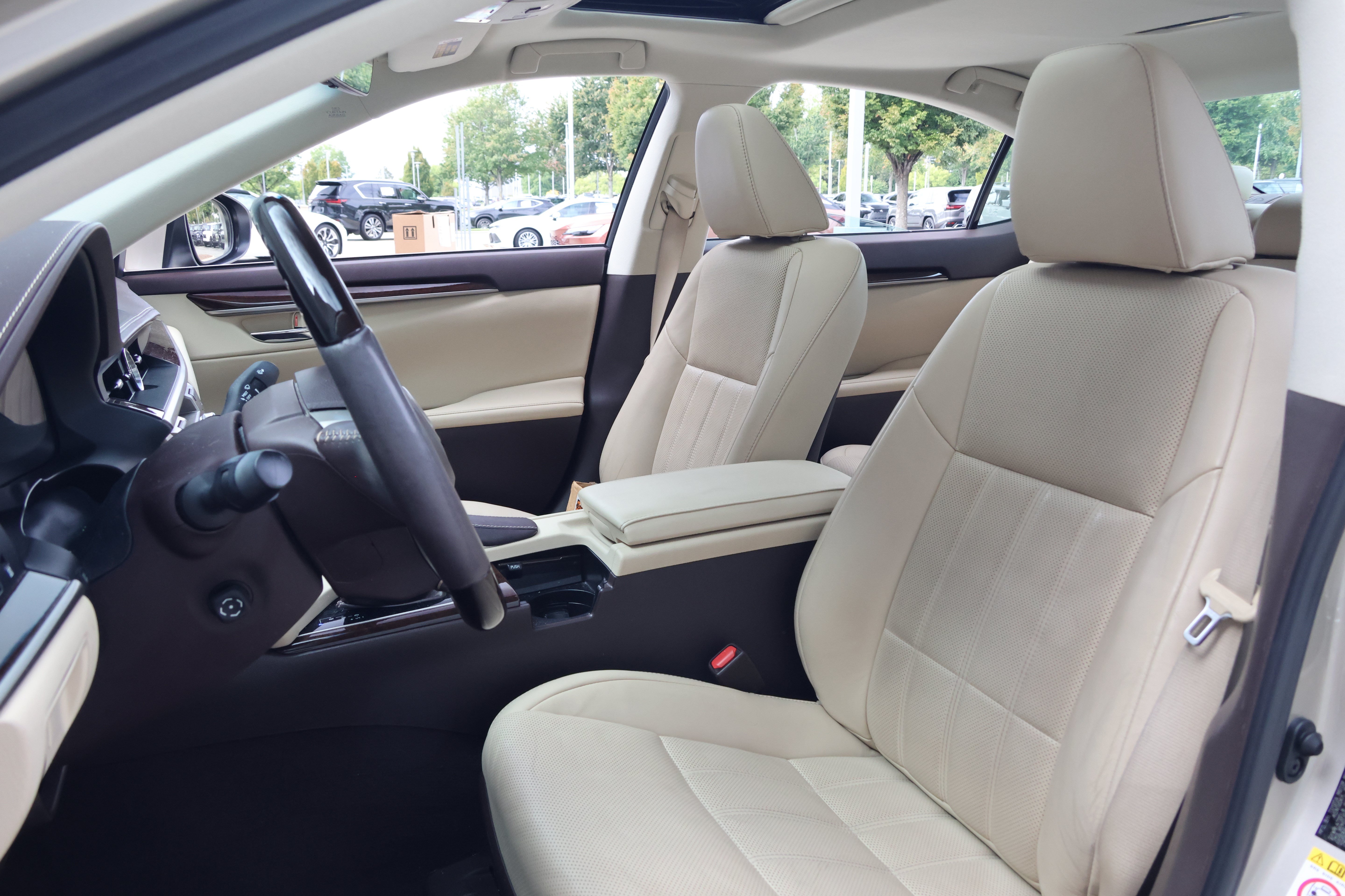 Used 2017 Lexus ES 350 w/ Luxury Package FWD image 35