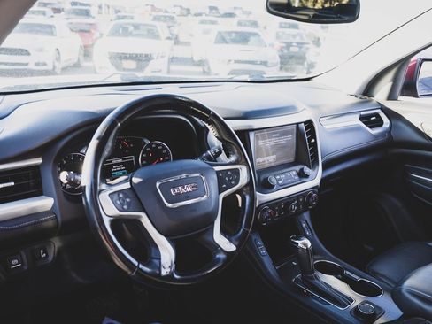 Used 2019 GMC Acadia SLT image 2