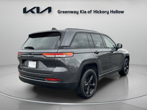 Used 2023 Jeep Grand Cherokee Altitude image 7