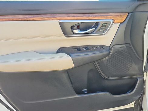 Used 2018 Honda CR-V Touring image 16