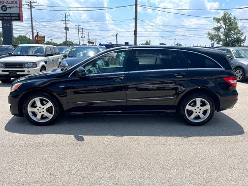 Used 2011 Mercedes-Benz R 350 BlueTEC 4MATIC image 2