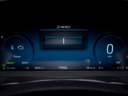 Used 2024 Ford Escape Platinum w/ Premium Technology Package AWD/4WD image 19