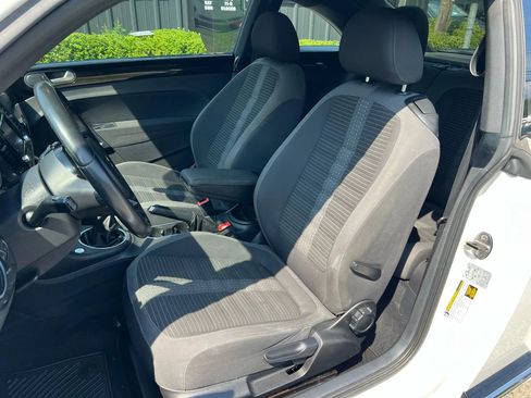 Used 2013 Volkswagen Beetle 2.0T image 11