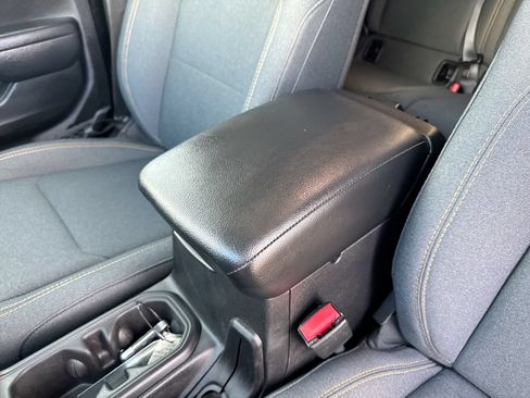 Used 2025 Jeep Gladiator Sport AWD/4WD image 20