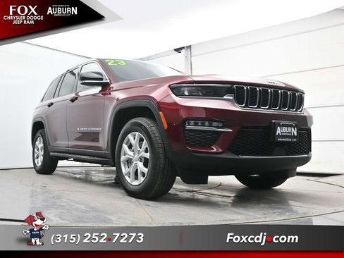Used 2023 Jeep Grand Cherokee Limited image 16