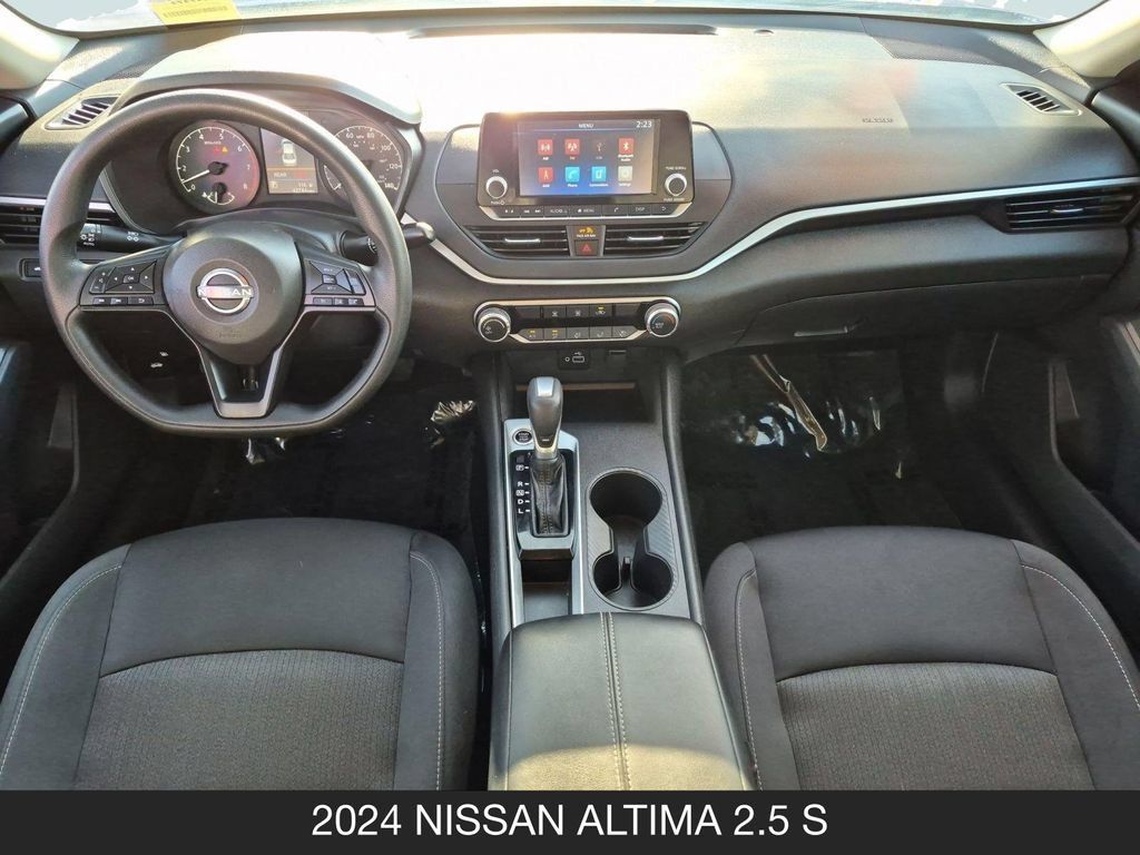 Certified 2024 Nissan Altima 2.5 S FWD image 13
