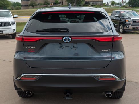 Used 2021 Toyota Venza Limited w/ Advanced Technology Package AWD/4WD image 23