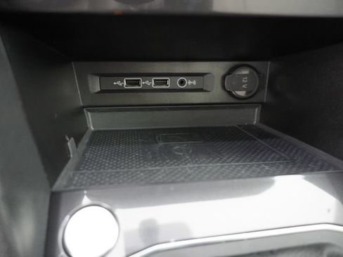 Used 2020 Volkswagen Tiguan SE w/ Panoramic Sunroof Package FWD image 30