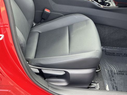 Used 2025 Toyota Prius XLE FWD image 31