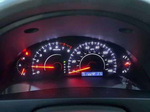 Used 2011 Toyota Camry image 16