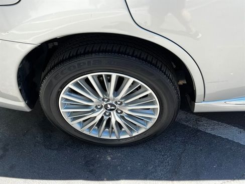 Used 2019 Mitsubishi Outlander SEL AWD/4WD image 12