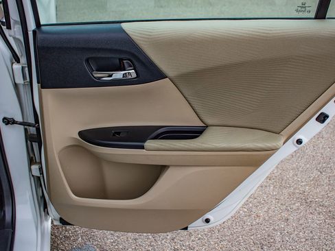 Used 2016 Honda Accord LX image 18